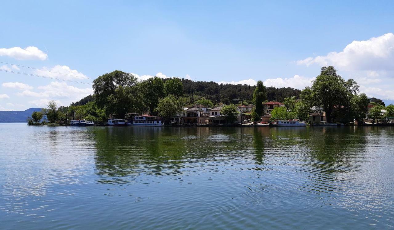 Little Island Resort Nisos Ioanninon エクステリア 写真