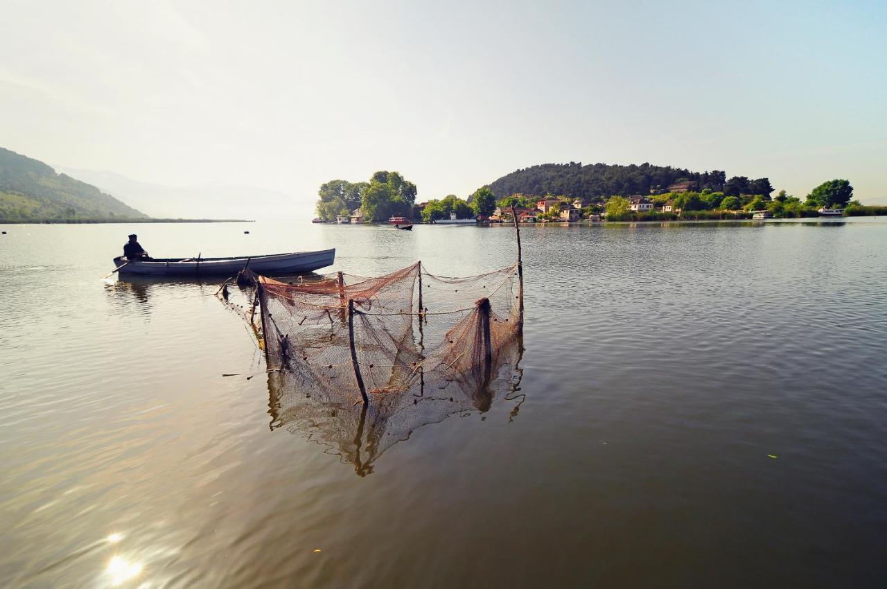 Little Island Resort Nisos Ioanninon エクステリア 写真